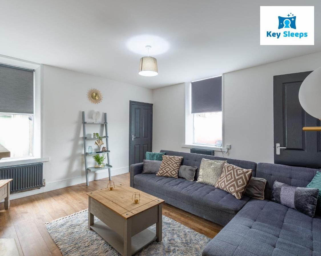 Five Bedroom Spacious Modern House By Keysleeps Short Lets Workington Lake District Beach 외부 사진
