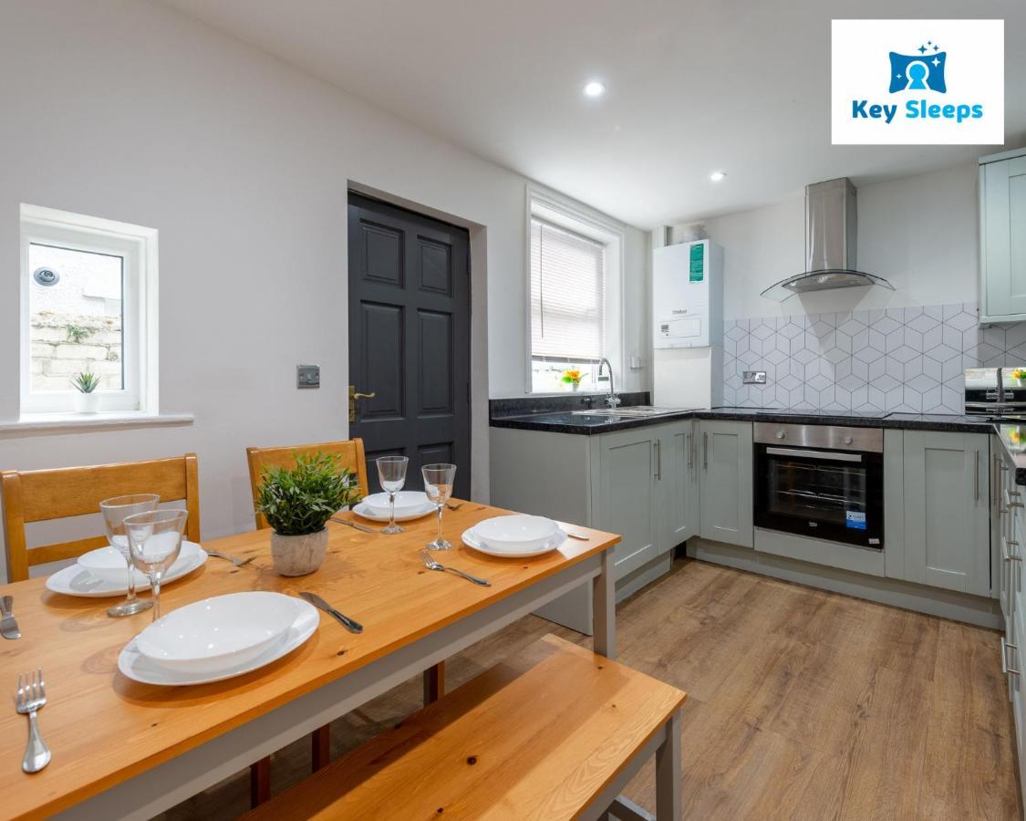 Five Bedroom Spacious Modern House By Keysleeps Short Lets Workington Lake District Beach 외부 사진