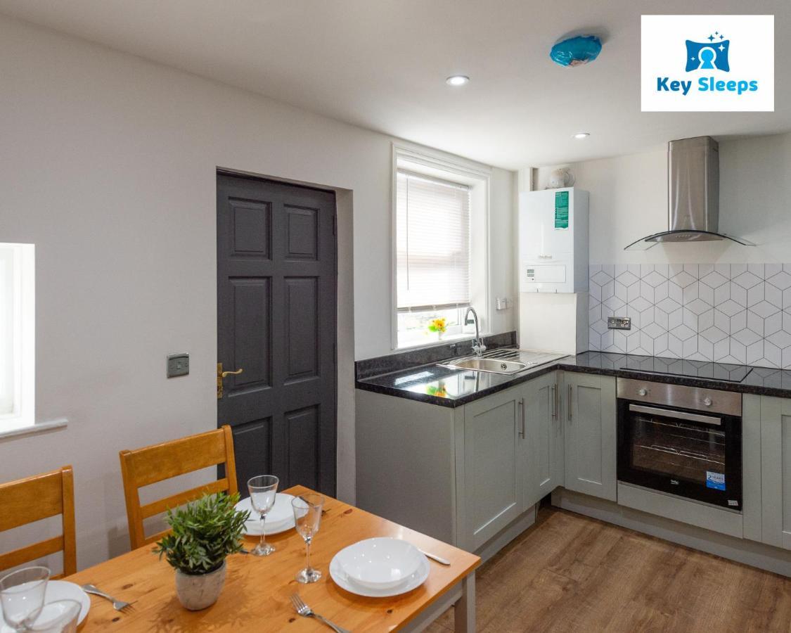 Five Bedroom Spacious Modern House By Keysleeps Short Lets Workington Lake District Beach 외부 사진