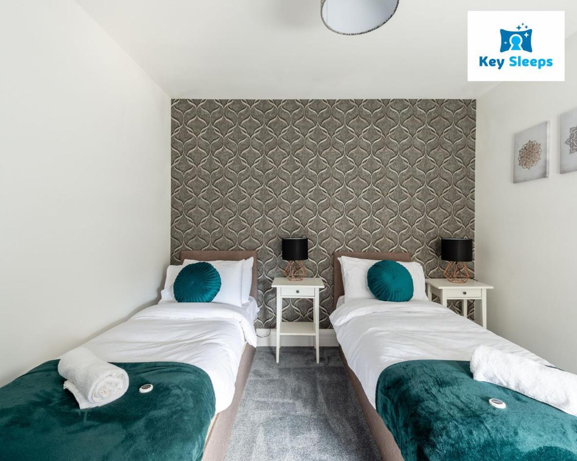 Five Bedroom Spacious Modern House By Keysleeps Short Lets Workington Lake District Beach 외부 사진